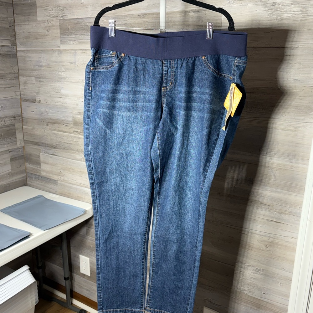 Maternity 1X Hybrid  Denim Jeans with Navy Waistband 641